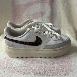 Nike Court Vision Alta Low
White Light Bone Sail Archaeo Brown Women’s Sz 9